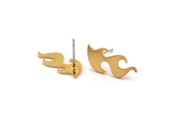 Gold Fire Earring, 8 Gold Plated Brass Fire Shaped Stud Earrings (17x8x0.80mm) A2727