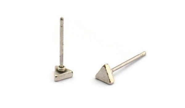 Silver Triangle Earring, 8 Antique Silver Plated Brass Triangle Stud Earrings (4mm) D1454