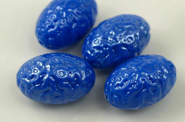 4 Vintage Plastic Beads  , Made in Germany (28x18 mm ) v748  T026