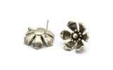 Silver Flower Earring, 2 Antique Silver Plated Brass Flower Stud Earrings With 1 Loop (19x17mm) N1928