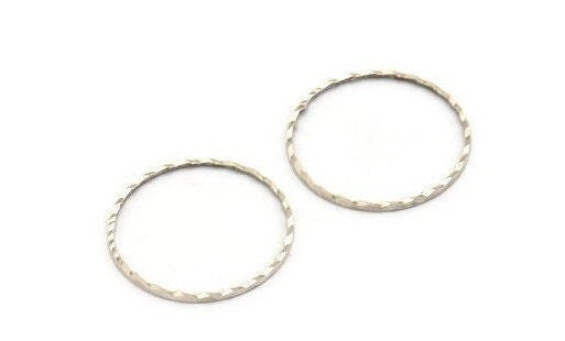 Elegant Circle Finding, 12 Antique Silver Plated Brass Circles (25mm) A0594
