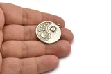 Silver Round Charm, Antique Silver Plated Brass Round Charm With 1 Loop, Yin Yang Findings, Sun Charms (28x25x1.5mm) N2277