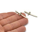 Knight&#39;s Sword Pendant, 4 Antique Silver Plated Plated Brass Sword Charms (36x10mm) N0248 H1010