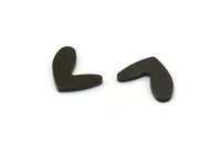 Black Heart Blank, 24 Oxidized Black Brass Heart Stamping Blanks, Findings (11x8x1mm) M705