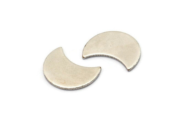Silver Moon Blank, 6 Antique Silver Plated Brass Crescent Moon Blanks (15x8x0.80mm) D0666