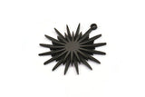 Siyah Güneş Charm, 2 Oksitlenmiş Siyah Pirinç, Siyah Güneş, Charm Kolye Ucu, Siyah Kolye Ucu, 1 Halkalı Siyah Charm (32x30mm) N1518 H0876
