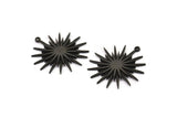 Siyah Güneş Charm, 2 Oksitlenmiş Siyah Pirinç, Siyah Güneş, Charm Kolye Ucu, Siyah Kolye Ucu, 1 Halkalı Siyah Charm (32x30mm) N1518 H0876