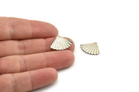 Silver Shell Charm, 12 Silver Tone Brass Sea Shell Charm With 1 Hole, Pendants, Earrings, Findings (14x20mm) D1535