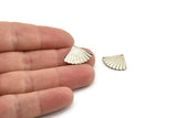 Silver Shell Charm, 12 Silver Tone Brass Sea Shell Charm With 1 Hole, Pendants, Earrings, Findings (14x20mm) D1535