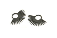 Siyah Güneş Tılsımı, 12 Oksitlenmiş Siyah Pirinç Güneş Tılsımı, Kolye Uçları, Bulgular (23x15x0,60 mm) A3876