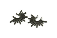 Siyah Güneş Kolye, 2 Dokulu Oksitlenmiş Siyah Pirinç Güneş Işığı Tılsımı, 2 Döngü (32x24 mm) N0814