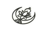 Siyah Lotus Tılsımı, 4 Oksitlenmiş Siyah Pirinç Lotus Çiçeği ve Hilal Desenli Tılsım, 1 Döngü, Bulgular (34x33x0,60 mm) A5133