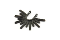 Siyah Güneş Kolye, 2 Dokulu Oksitlenmiş Siyah Pirinç Güneş Işığı Tılsımı, 2 Döngü (32x24 mm) N0814