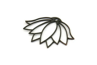 Siyah Çiçek Tılsımı, 1 Delikli 8 Oksitlenmiş Siyah Pirinç Lotus Çiçeği Tılsımı, Bulgular (34x23x0,60 mm) A3959 H0987