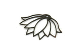 Siyah Çiçek Tılsımı, 1 Delikli 8 Oksitlenmiş Siyah Pirinç Lotus Çiçeği Tılsımı, Bulgular (34x23x0,60 mm) A3959 H0987