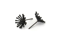 Siyah Çiçek Küpe, 4 Oksitlenmiş Siyah Pirinç Taraxacum Çivi Küpe (14 mm) N1182