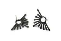 Siyah Güneş Küpe, 2 Oksitlenmiş Siyah Pirinç Çekiçlenmiş Güneş Çivi Küpe (36x23x1,7 mm) N1284