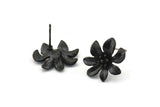 Siyah Çiçek Küpe, 2 Oksitlenmiş Siyah Pirinç Çiçek Küpe (16x15mm) N1169