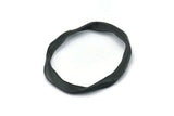 Siyah Düzensiz Tılsım, Deliksiz Oksitlenmiş Siyah Pirinç Düzensiz Tılsımlar, Bulgular (51x45mm) N1154