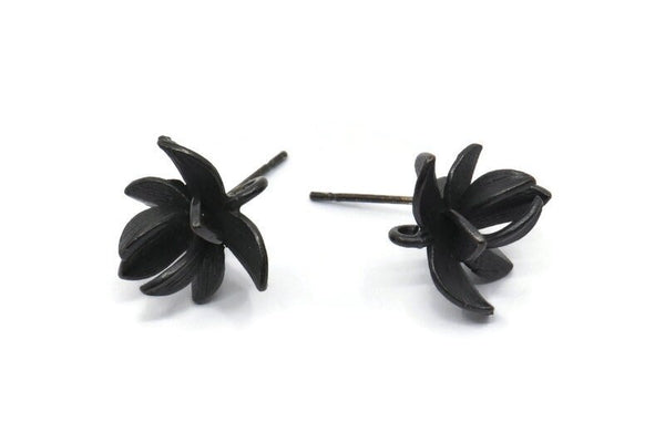 Siyah Çiçek Küpe, 1 Halkalı 2 Oksitlenmiş Siyah Pirinç Çiçek Küpe (15x14 mm) N1204