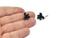 Siyah Çiçek Küpe, 1 Halkalı 2 Oksitlenmiş Siyah Pirinç Çiçek Küpe (15x14 mm) N1204