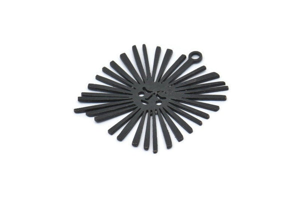 Siyah Güneş Tılsımı, 1 Döngülü 6 Oksitlenmiş Siyah Pirinç Güneş Tılsımı, Bulgular (26x24x0,60 mm) A3877