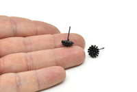 Siyah Çiçek Küpe, 1 Döngülü 4 Oksitlenmiş Siyah Pirinç Taraxacum Çivi Küpe (10 mm) N1177