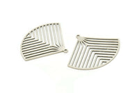 Silver Charm, 4 Antique Silver Plated Brass, Silver Pendants, Triangle Charms, Silver Charms With 1 Loop (28x34x0.60mm) SMP0419 A3994
