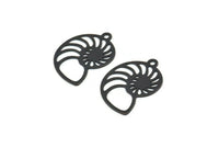 Siyah Kabuk Charm, 1 Halkalı 8 Oksitlenmiş Siyah Pirinç Salyangoz Kabuğu Şeklinde Charm, Küpe Parçaları (26x18x0,60 mm) A3532