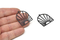Siyah Güneş Tılsımı, 1 Halkalı 4 Oksitlenmiş Siyah Pirinç Güneş Şekilli Tılsım, Tılsım Kolye Uçları, Bulgular (33x28x0,60 mm) A5226