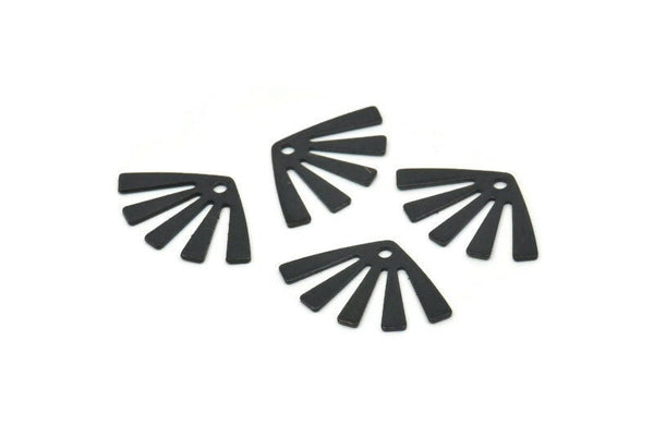 Siyah Güneş Tılsımı, 1 Delikli 24 Oksitlenmiş Siyah Pirinç Yükselen Güneş Bayrağı Tılsımı, Bulgular, Küpeler (20x12x0,60 mm) D1012