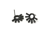 Siyah Papatya Küpe, 2 Çekiçlenmiş Oksitlenmiş Siyah Pirinç Küçük Çiçek Küpe (18x13x1,2 mm) N1185