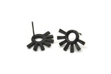 Siyah Papatya Küpe, 2 Çekiçlenmiş Oksitlenmiş Siyah Pirinç Küçük Çiçek Küpe (18x13x1,2 mm) N1185