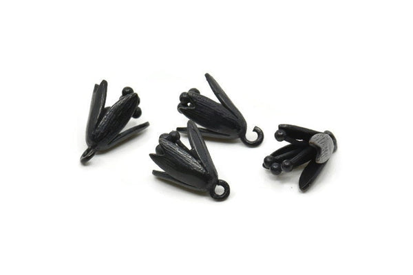 Siyah Çiçek Tılsımı, 1 Döngülü 4 Oksitlenmiş Siyah Pirinç Çiçek Tılsımı, Bulgular (14x10mm) N1234