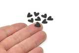 Siyah Kalp Tılsımı, 1 Delikli 24 Dokulu Oksitlenmiş Siyah Pirinç Kalp Tılsımı (8x1mm) M02170