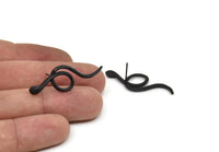 Siyah Yılan Küpe, 4 Oksitlenmiş Siyah Pirinç Yılan Küpe (38x13x2mm) N1593 H1679