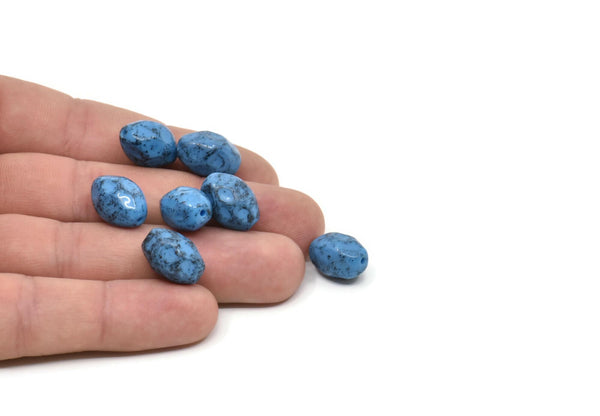 Vintage Blue Beads, 12 Vintage Glass Oval Blue Beads  (15.5x11mm) T002