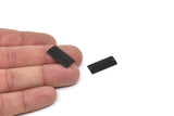 Siyah Dikdörtgen Charm, 2 Delikli 12 Dokulu Oksitlenmiş Siyah Pirinç Dikdörtgen Bağlantı Parçası, Bağlantı Parçaları (22x10x0,50 mm) D1121