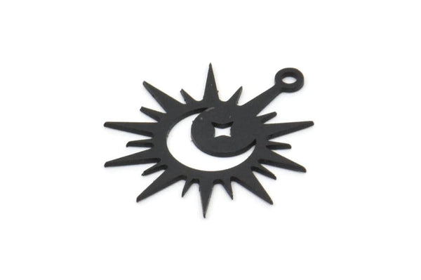 Siyah Güneş Charm, 8 Oksitlenmiş Siyah Pirinç Hilal ve Yıldız Desenli Güneş Şeklinde Charm, 1 Döngülü (22x18x0,60 mm) A3992