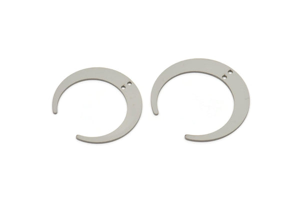 Çelik Ay Tılsımı, 2 Delikli, Boşluklu, Bulgularlı Paslanmaz Çelik Hilal Ay Tılsımları (26/28x0,80 mm) SMP2226