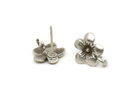 Silver Flower Earring, 4 Antique Silver Plated Brass Flower Stud Earrings With 1 Loop (13x11mm) N2295