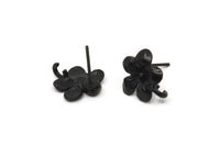 Siyah Çiçek Küpe, 1 Döngülü 4 Oksitlenmiş Siyah Pirinç Çiçek Küpe (13x11 mm) N2295
