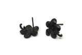 Siyah Çiçek Küpe, 1 Döngülü 4 Oksitlenmiş Siyah Pirinç Çiçek Küpe (13x11 mm) N2295
