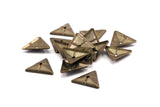 Triangle Bead Cap, 20 Antique Brass Triangle Cambered Middle Hole  Findings, Bead Caps, Tags  (13x15mm) Pen 501 K096