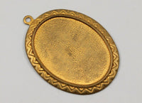 1 Vintage Raw Brass Oval Pendant Setting With 40x30mm Cameo Base L-10