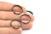 Black Faceted Ring, 6 Oxidized Brass Black Faceted Rings, Connectors (19mm) N0502 S380