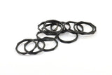 Black Faceted Ring, 6 Oxidized Brass Black Faceted Rings, Connectors (19mm) N0502 S380