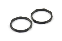 Black Faceted Ring, 6 Oxidized Brass Black Faceted Rings, Connectors (18mm) N0501 S631