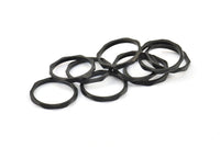 Black Faceted Ring, 6 Oxidized Brass Black Faceted Rings, Connectors (18mm) N0501 S631