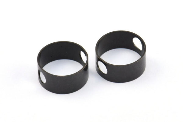 Siyah Daire Charm, 2 Delikli 6 Oksitlenmiş Pirinç Siyah Daire (17x8x0,5 mm) BS 1777 S686